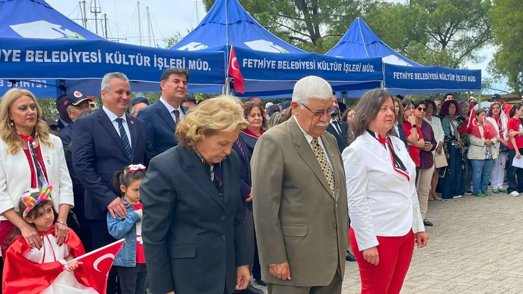 Fethiye'de 23 Nisan'da alternatif çelenk töreni: Hem bayram hem hüzün