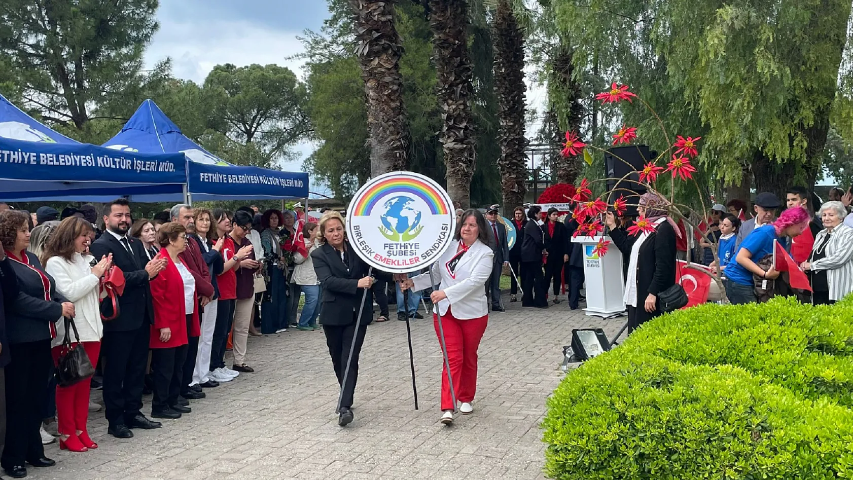 Fethiye'de 23 Nisan'da alternatif çelenk töreni: Hem bayram hem hüzün