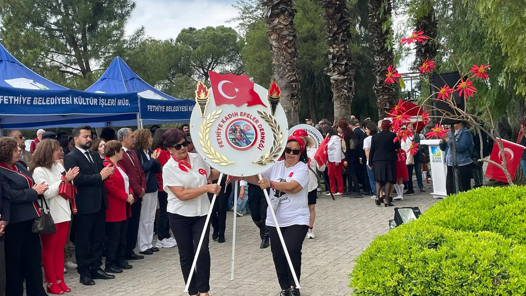 Fethiye'de 23 Nisan'da alternatif çelenk töreni: Hem bayram hem hüzün