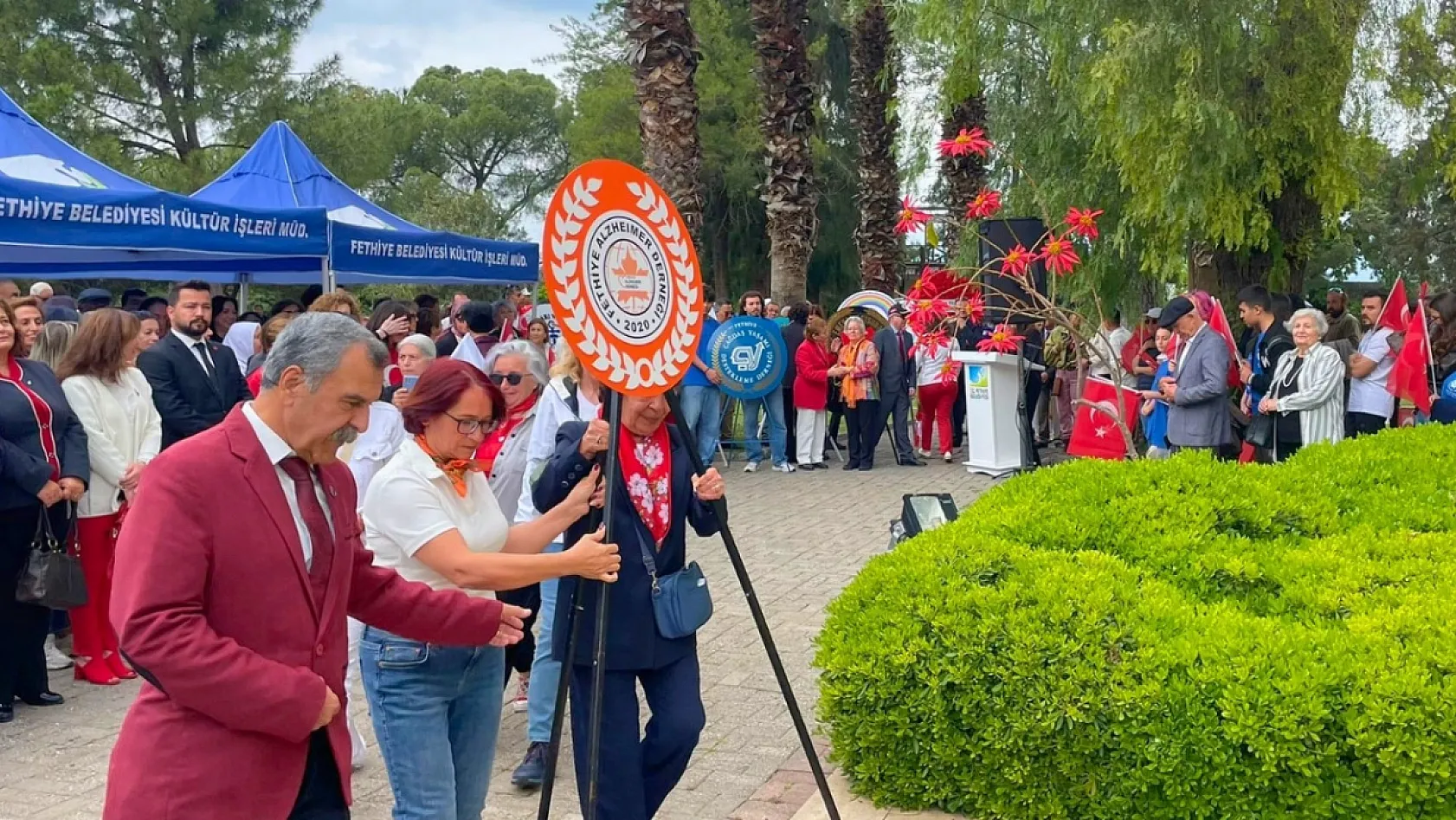 Fethiye'de 23 Nisan'da alternatif çelenk töreni: Hem bayram hem hüzün