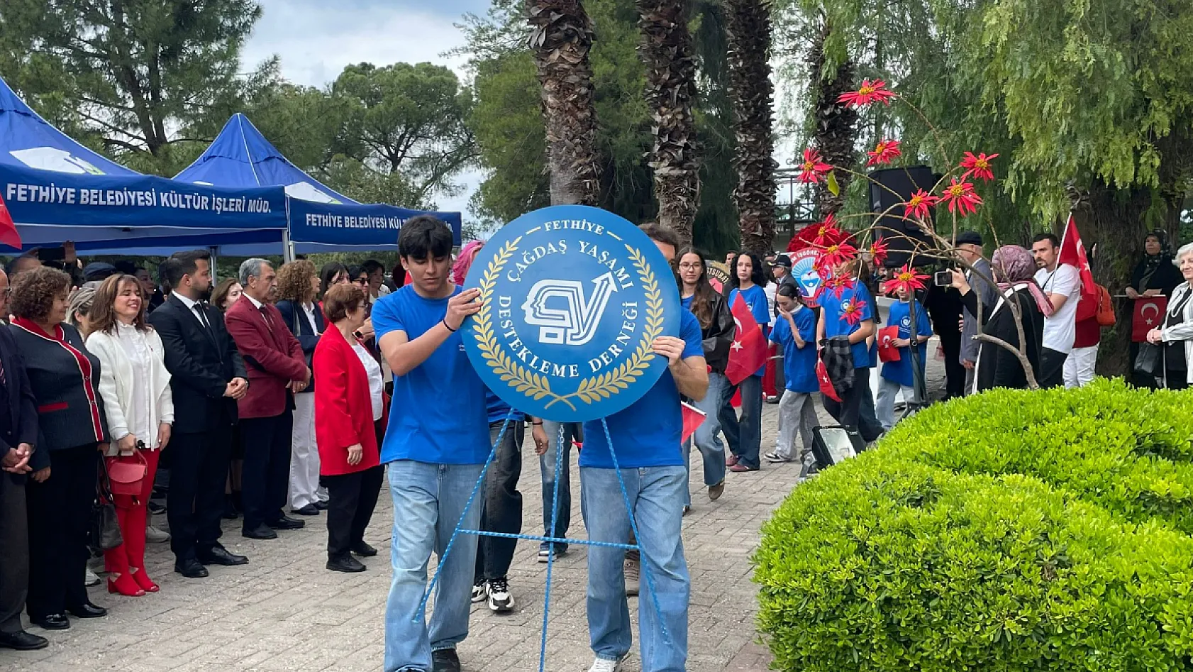 Fethiye'de 23 Nisan'da alternatif çelenk töreni: Hem bayram hem hüzün