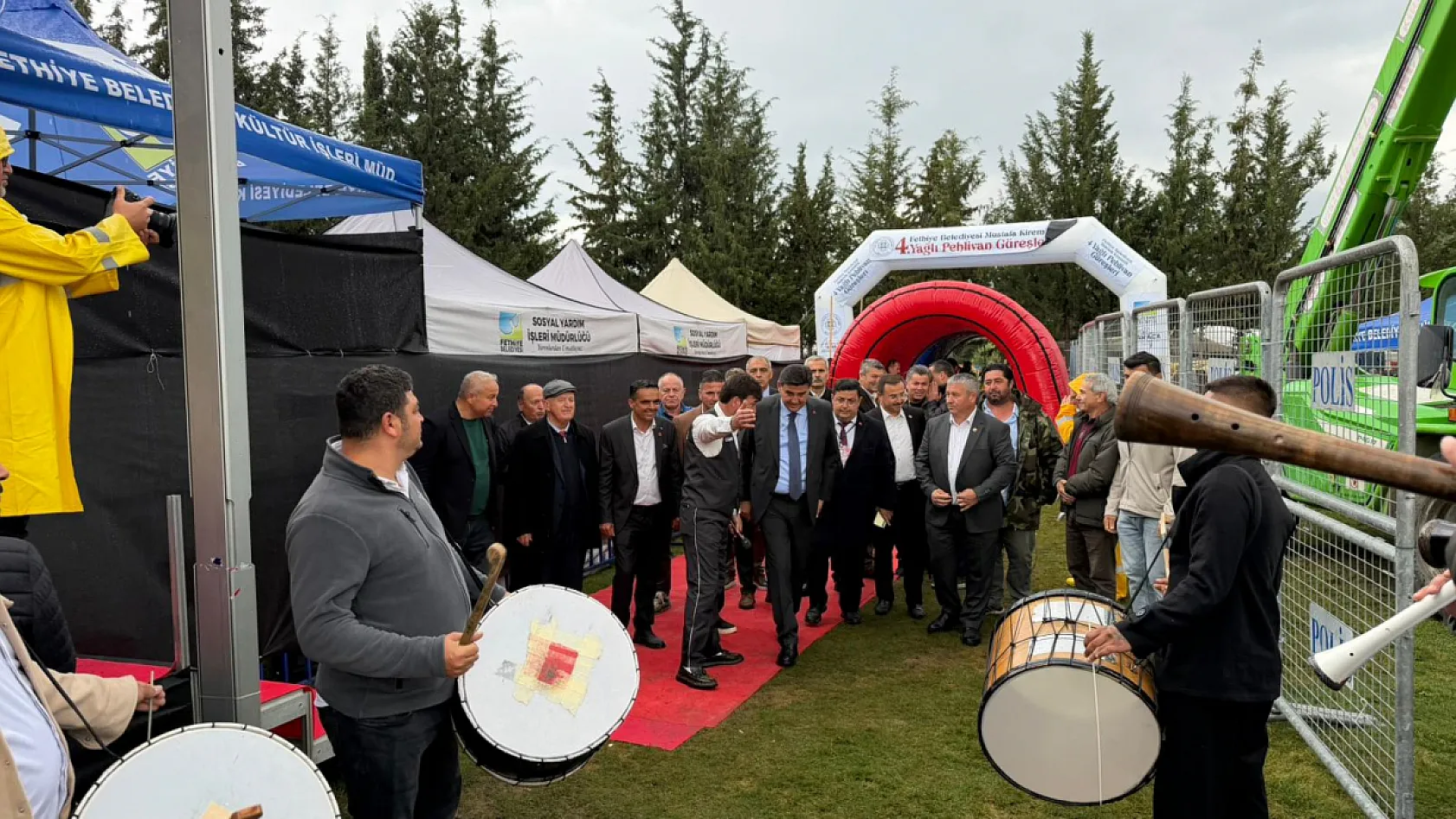 Fethiye'de 4. Mustafa Kiremitli Yağlı Pehlivan Güreşleri Başladı