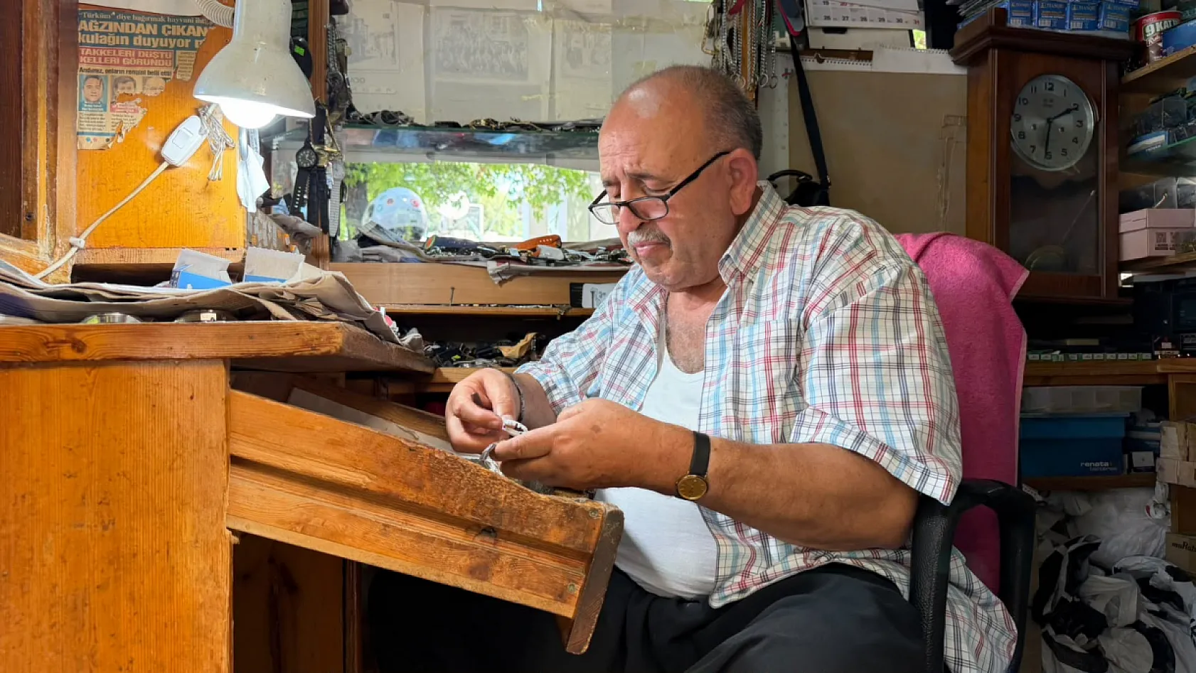 Fethiye'de 57 yıldır zamanı onarıyor