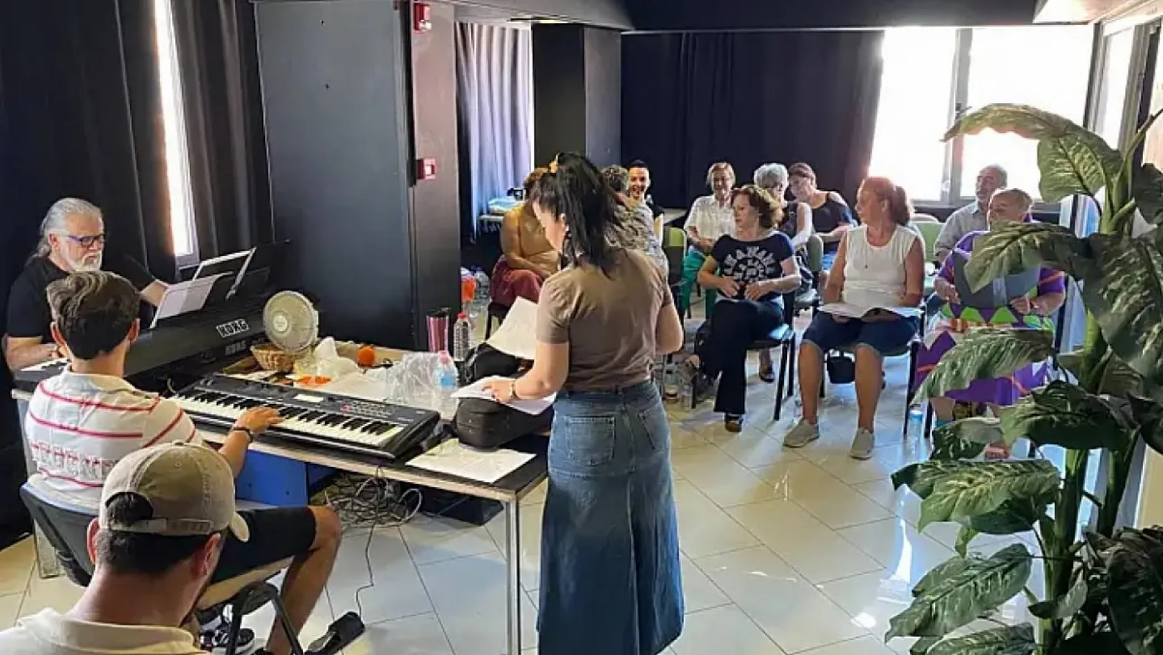 Fethiye'de 90'lar rüzgarı esecek: 'Makam-ı Pop' korosu bu akşam sahne alıyor