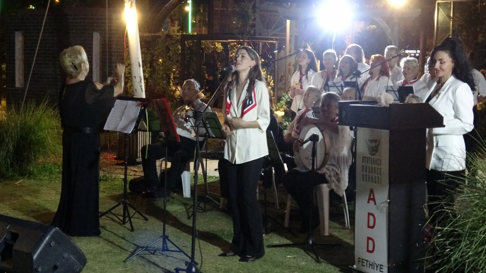 Fethiye'de ADD Gönül Dostları Korosu'ndan muhteşem konser