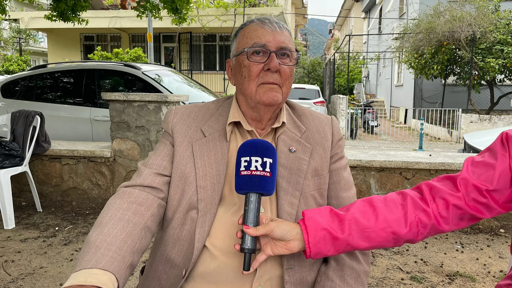Fethiye'de ADD Kermesinde İlhan Kurt'tan kitap bağışı ve tarih vurgusu