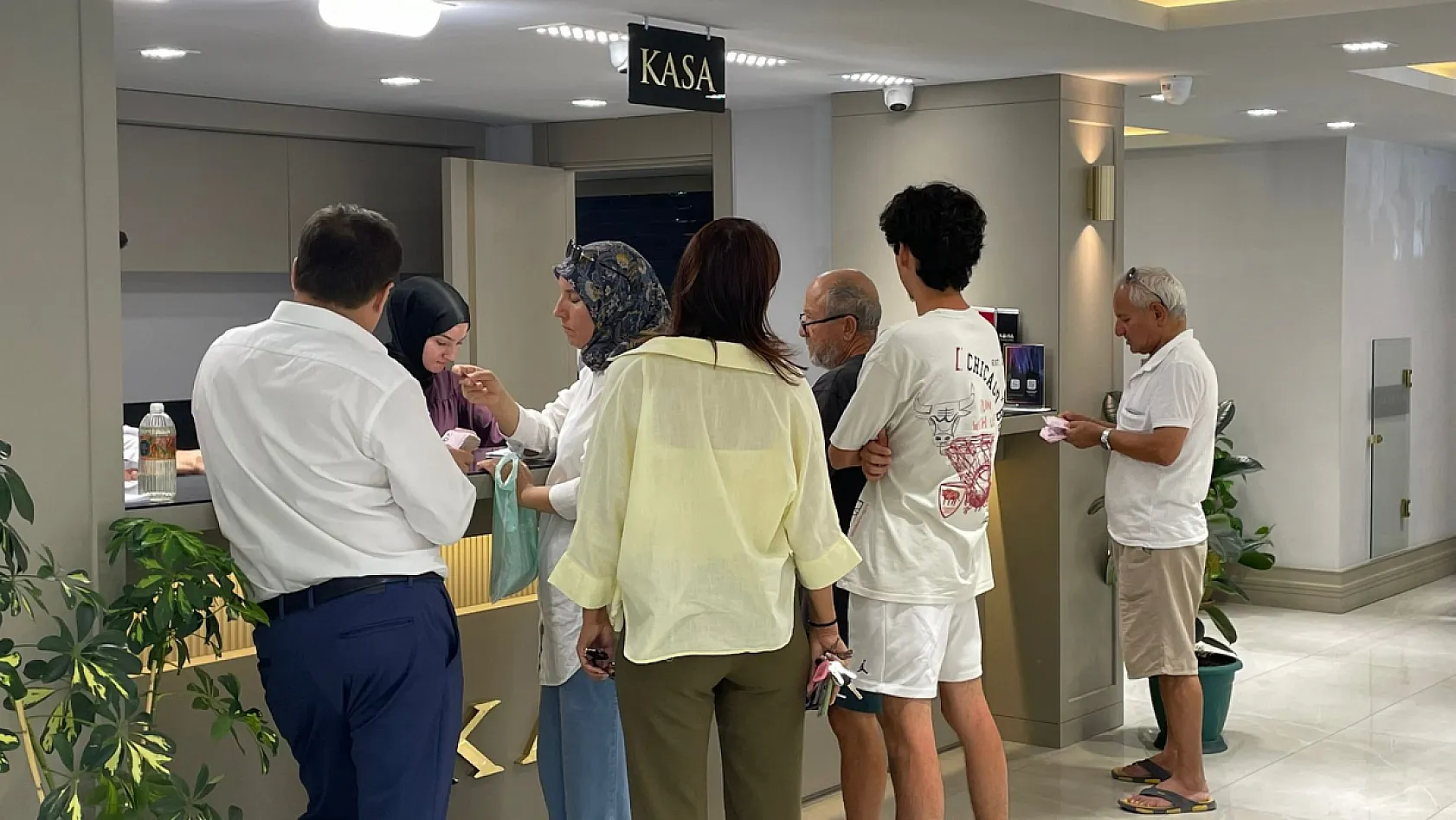 Fethiye'de altın takılara yoğun ilgi: 'Altın düşük seviyede, alım için uygun dönem'