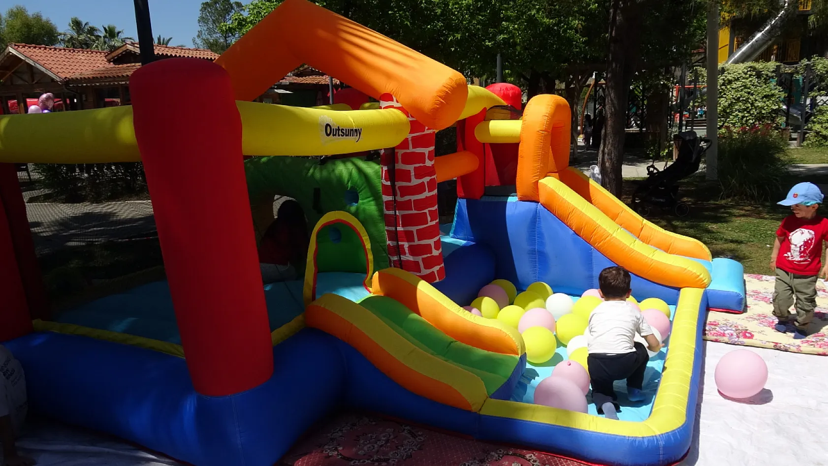 Fethiye'de Anneler Günü 'Anne Çocuk Şenliği' ile Kutlandı