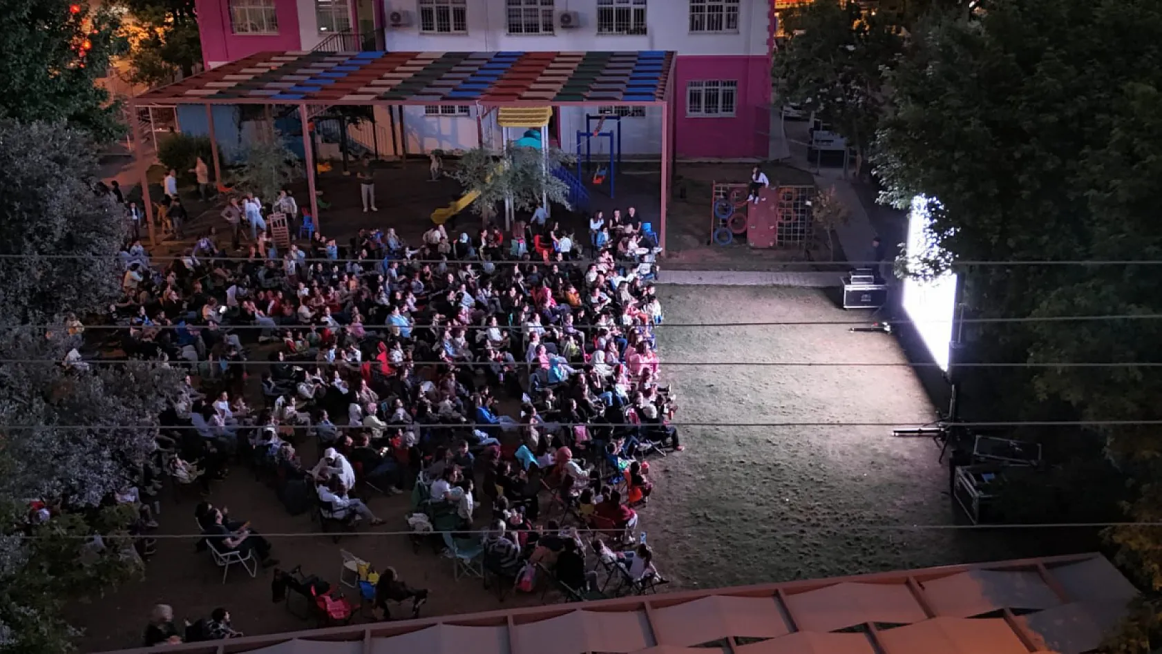 Fethiye'de Anneler Günü'ne Özel Açık Hava Sineması