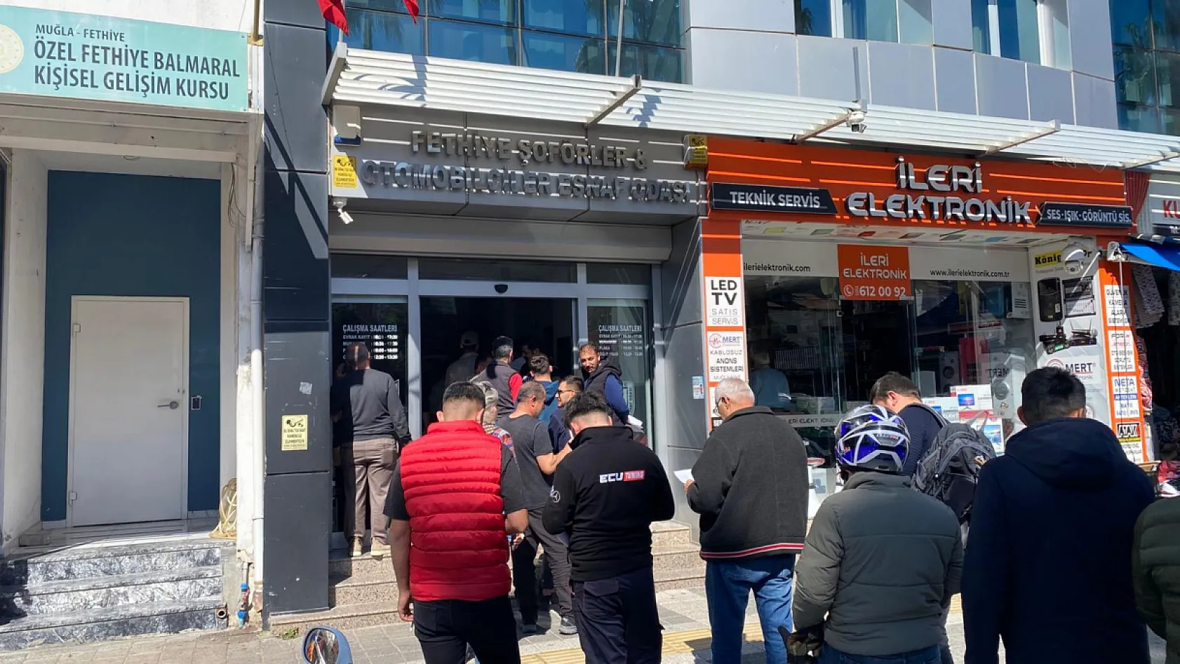 Fethiye'de 'APP Plaka' telaşı: Şoförler Odası'nda yoğunluk