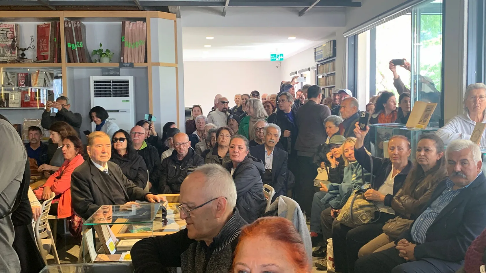 Fethiye'de araştırmacı gazetecilerden etkileyici söyleşi: 'Gerçeğin Peşinde İki Gazeteci'