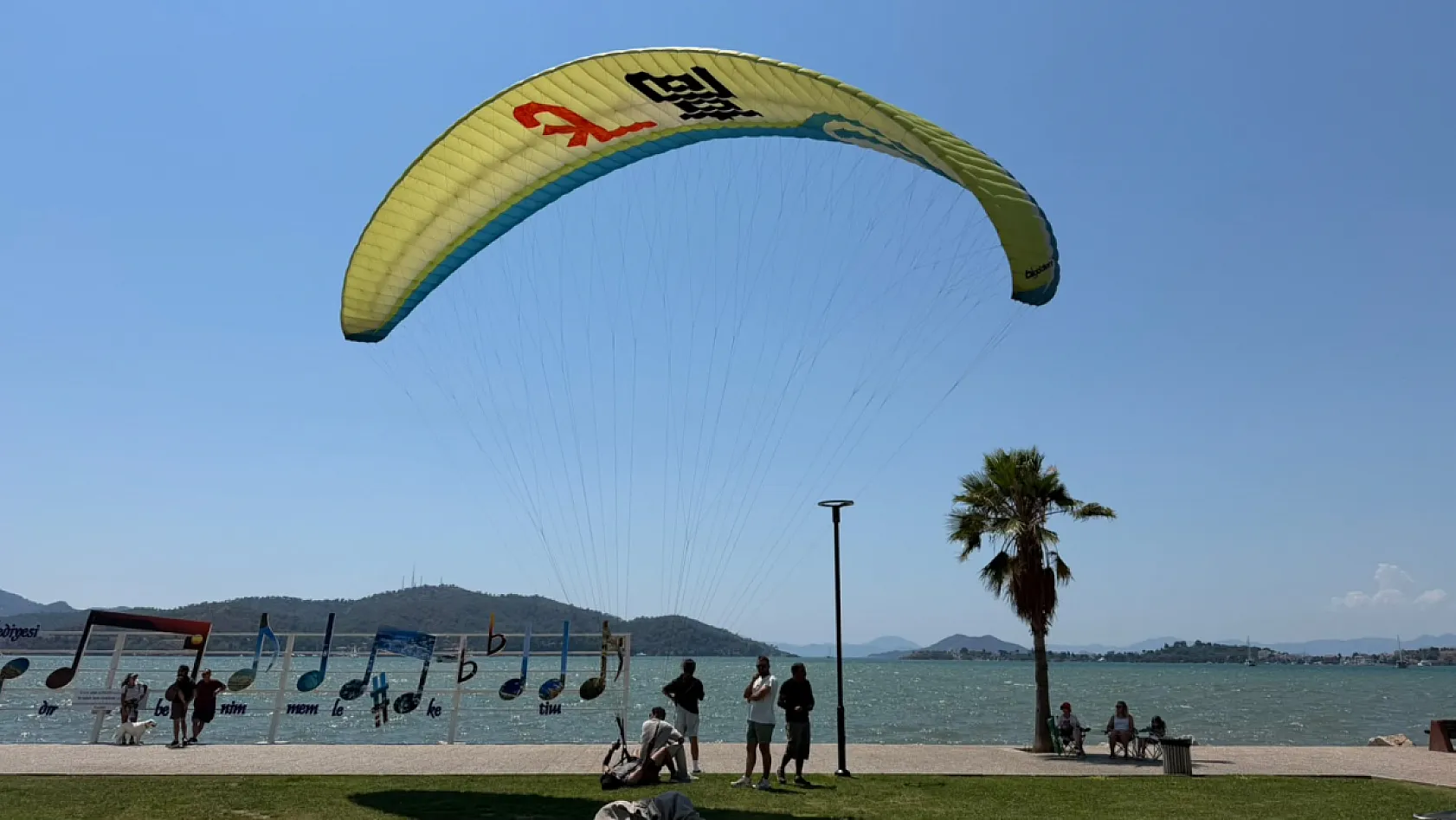 Fethiye'de Babadağ'ın cesur kanatları, hayatını kaybeden pilotları ve şehitleri unutmadı