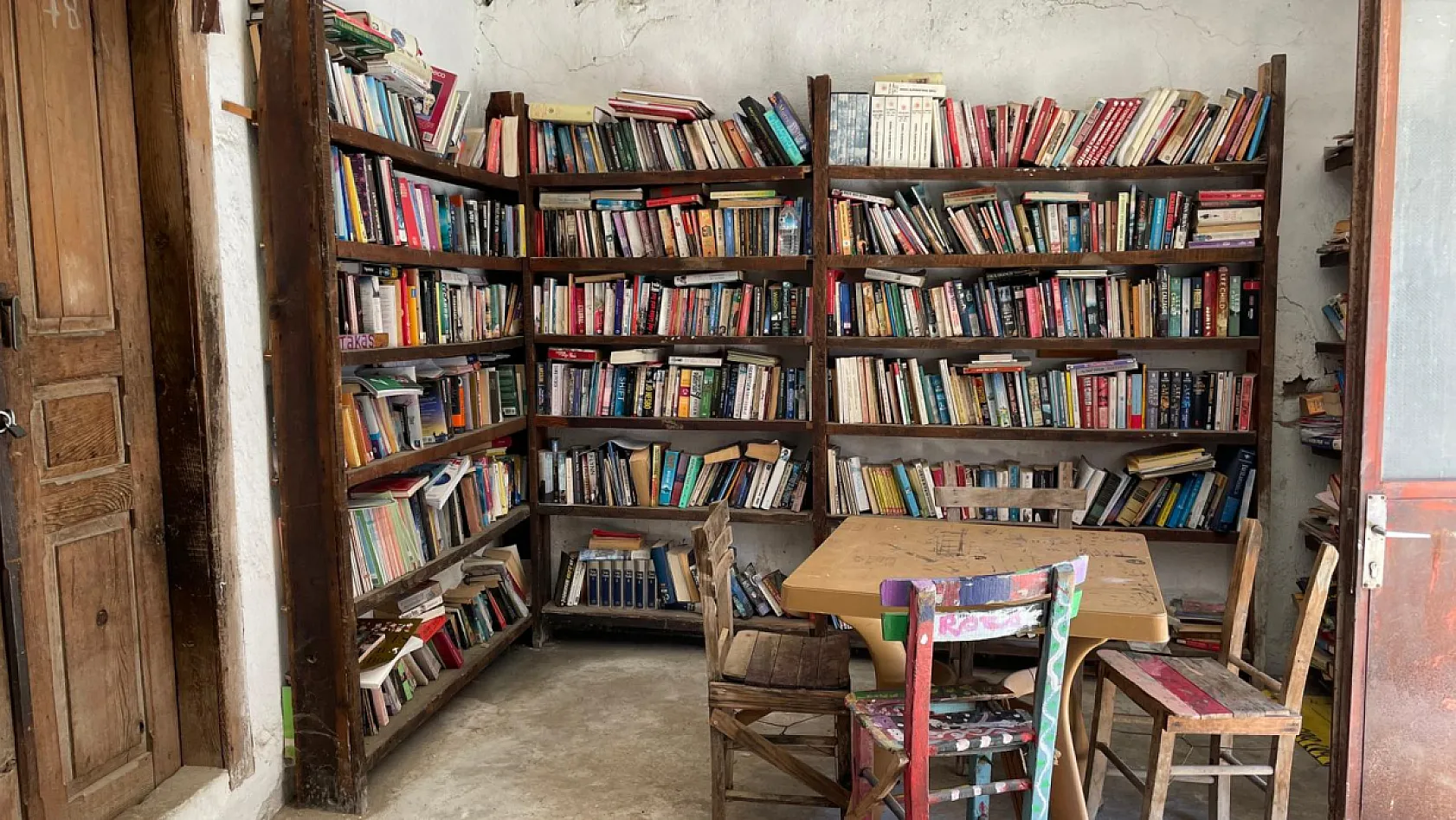 Fethiye'de bağışla büyüyen kütüphane: 'Açık Kitap Evi'