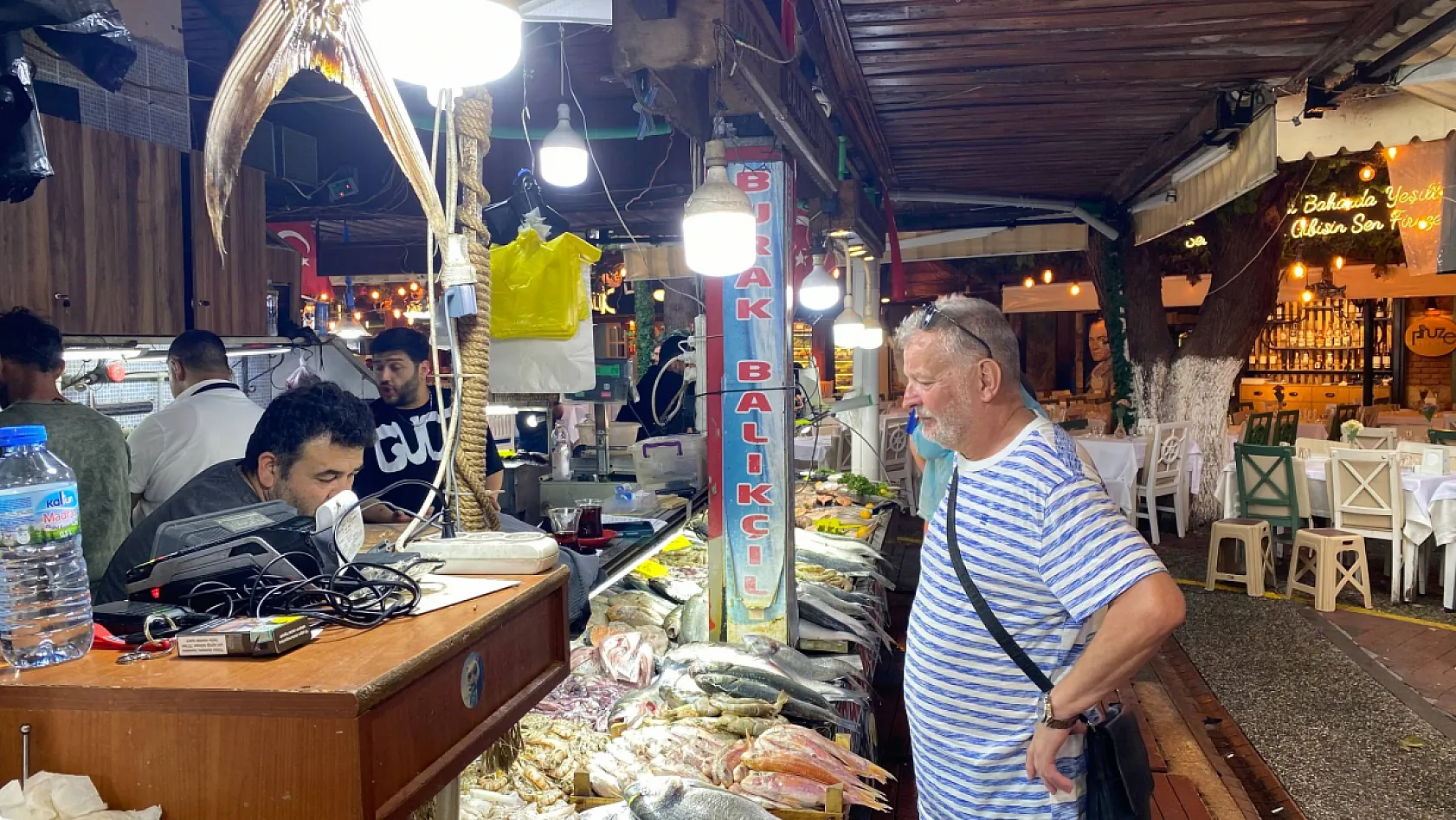 Fethiye'de bayram bereketi: Balık Pazarı'nda yoğunluk