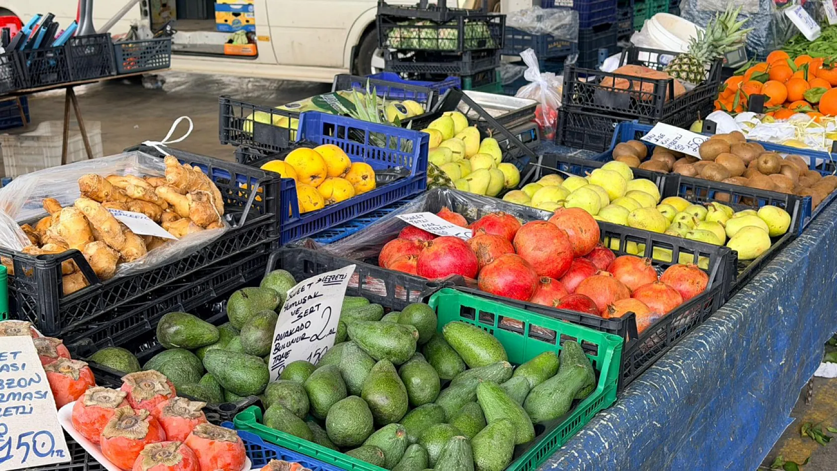 Fethiye'de bayram mesaisi: Patlangıç Pazarı'nda fiyatlar