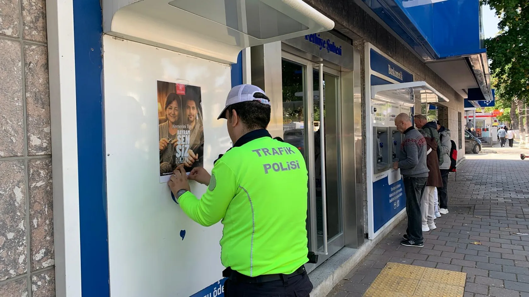 Fethiye'de Bayram Öncesi Trafik Uyarısı: Afiş ve Broşürlerle Bilgilendirme