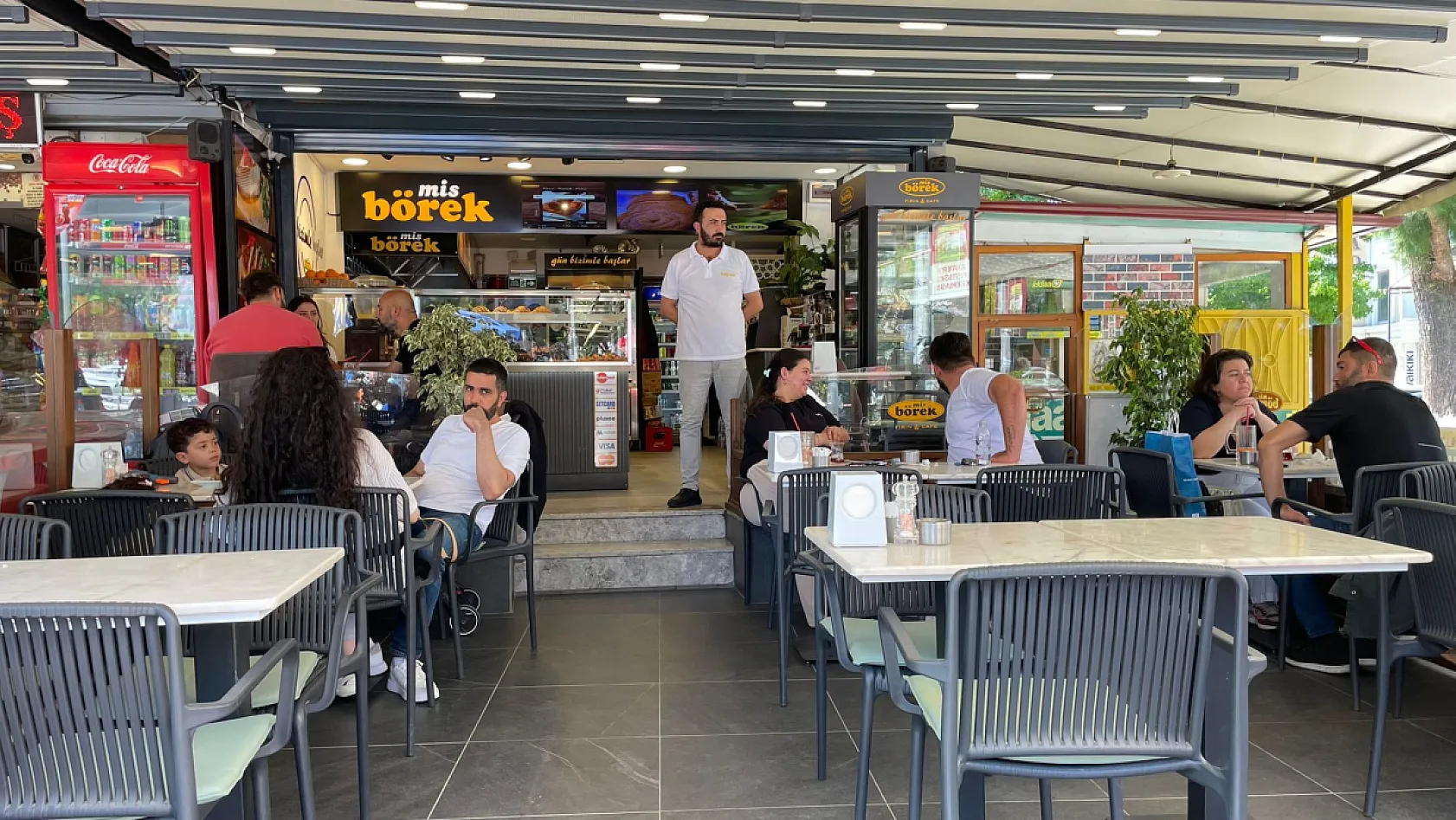Fethiye'de bayram tatilinde sıcak börek ve taze lezzetler Mis Börek'te