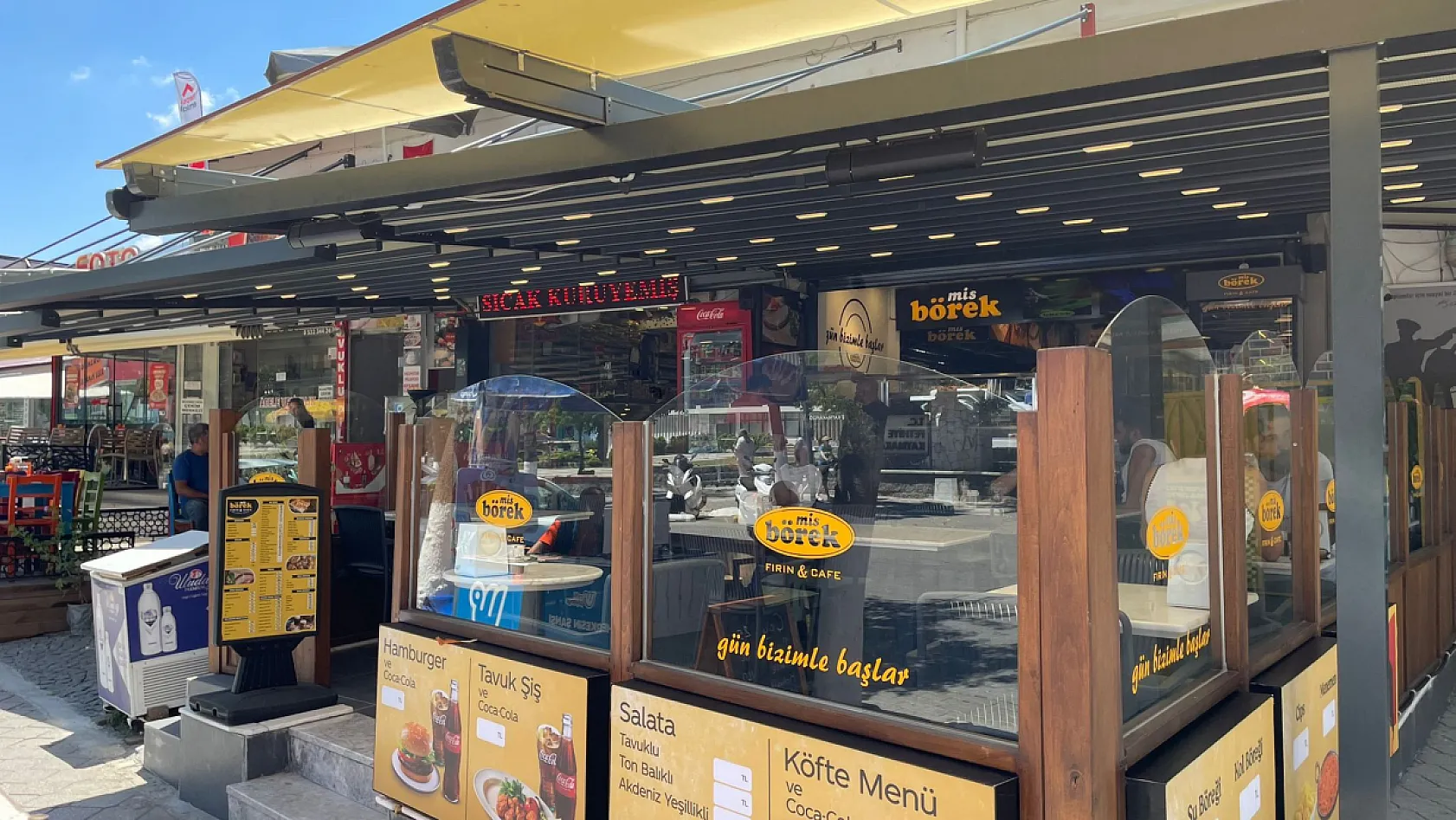 Fethiye'de bayram tatilinde sıcak börek ve taze lezzetler Mis Börek'te