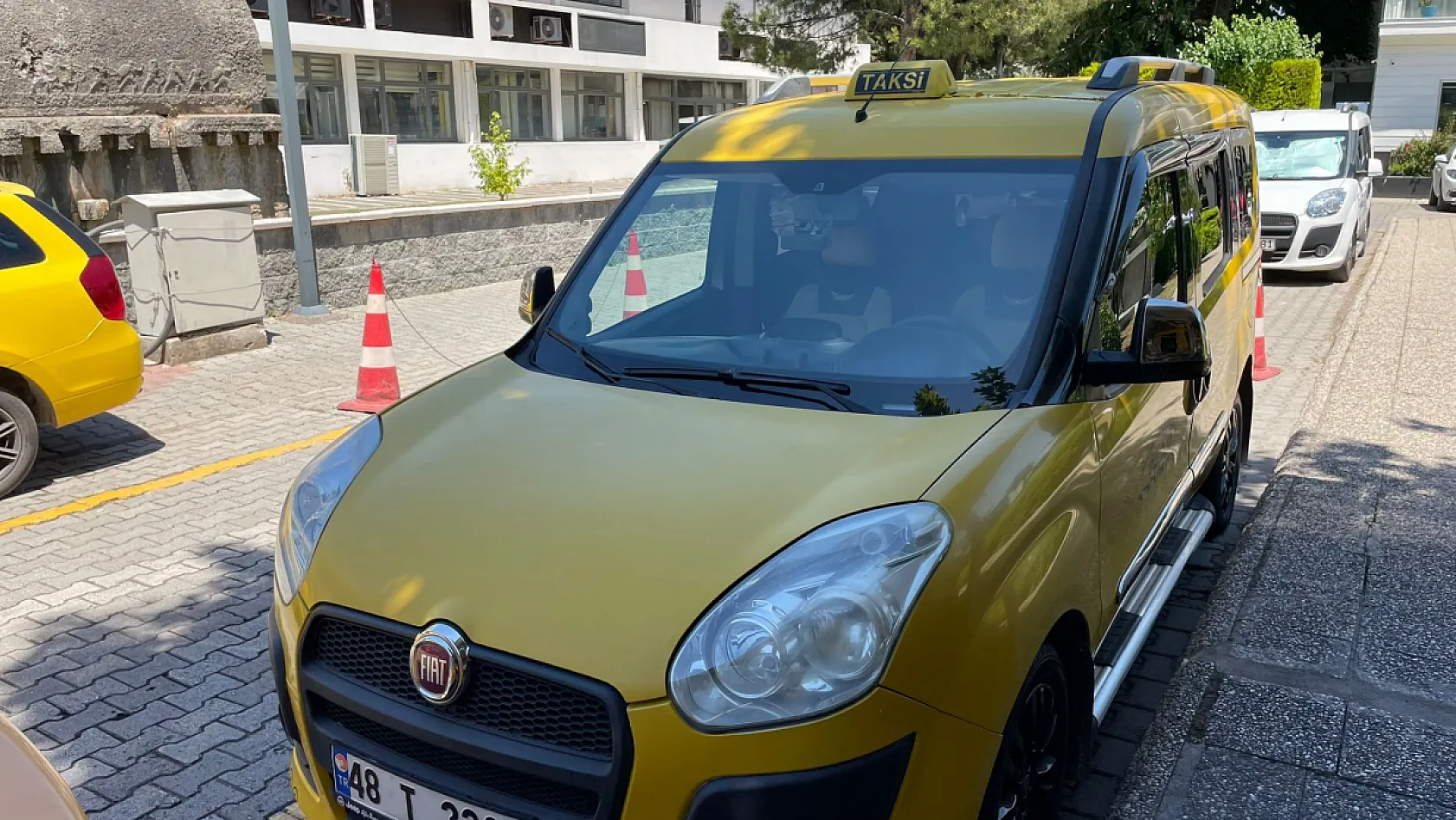 Fethiye'de bayram trafiği arttı: Taksicilerden toplu taşıma çağrısı