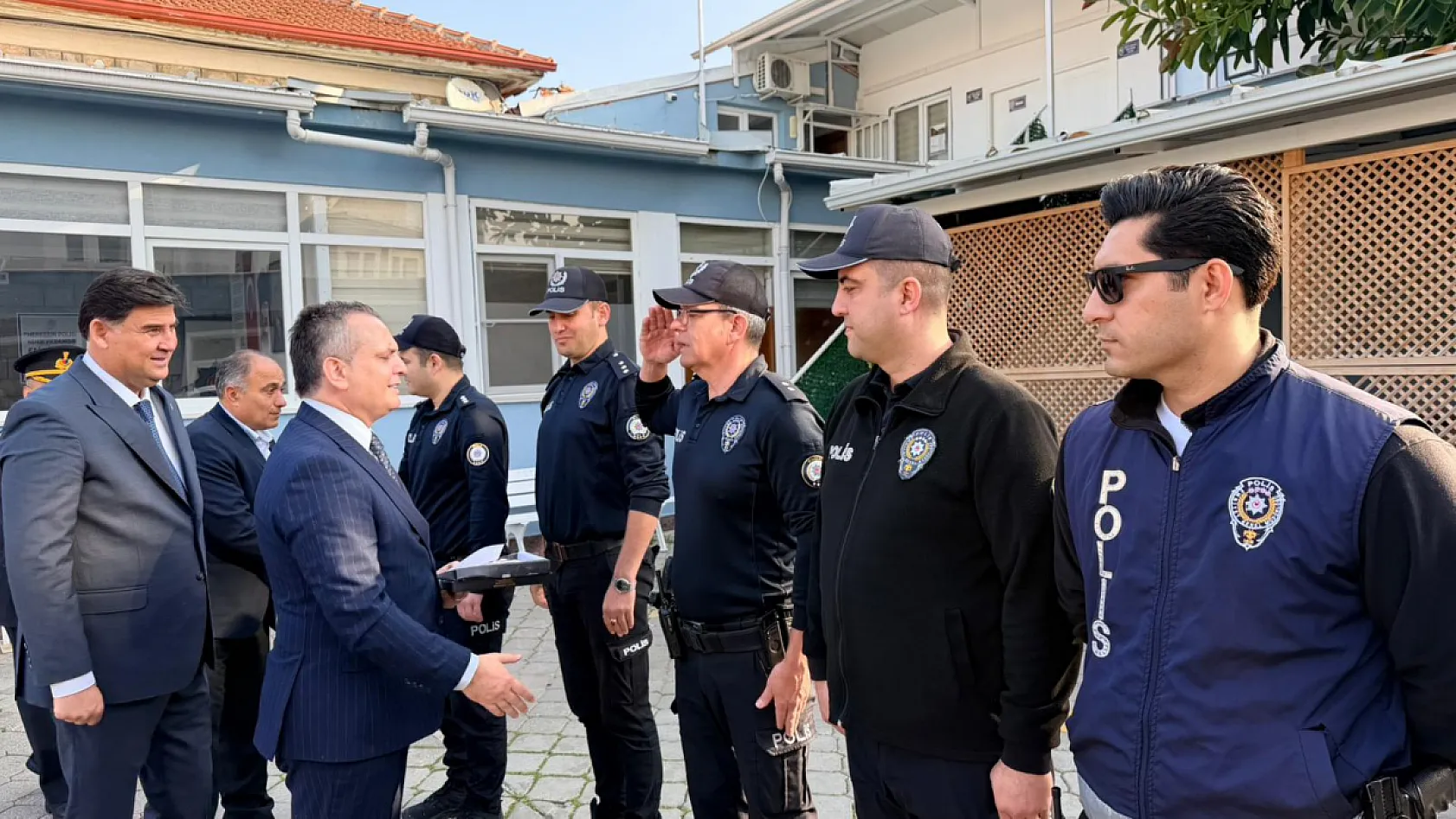 Fethiye'de bayram ziyaretleri sürüyor: Günlükbaşı Karakolu'na moral desteği