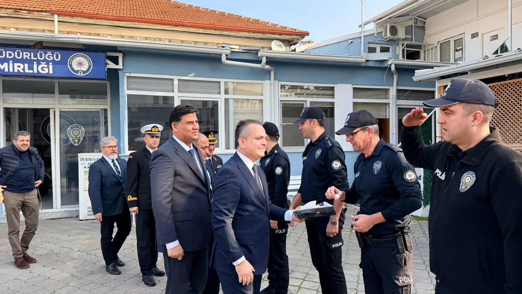 Fethiye'de bayram ziyaretleri sürüyor: Günlükbaşı Karakolu'na moral desteği