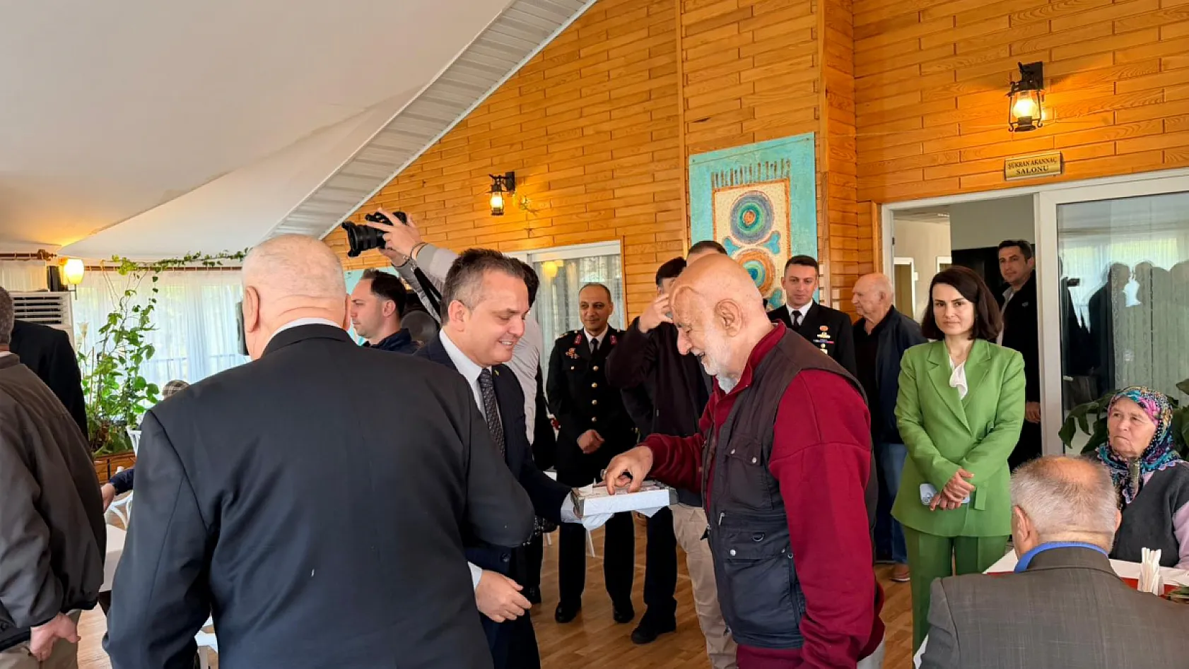 Fethiye'de bayramda anlamlı ziyaret: Huzurevi sakinleri unutulmadı