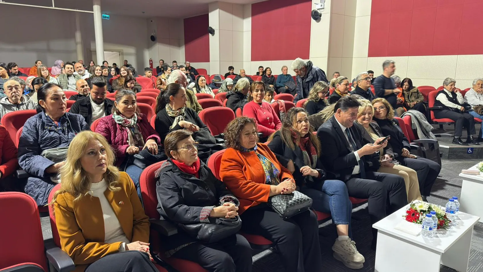 Fethiye'de tarih sahneyle buluştu, Vecihi Hürkuş anlatıldı