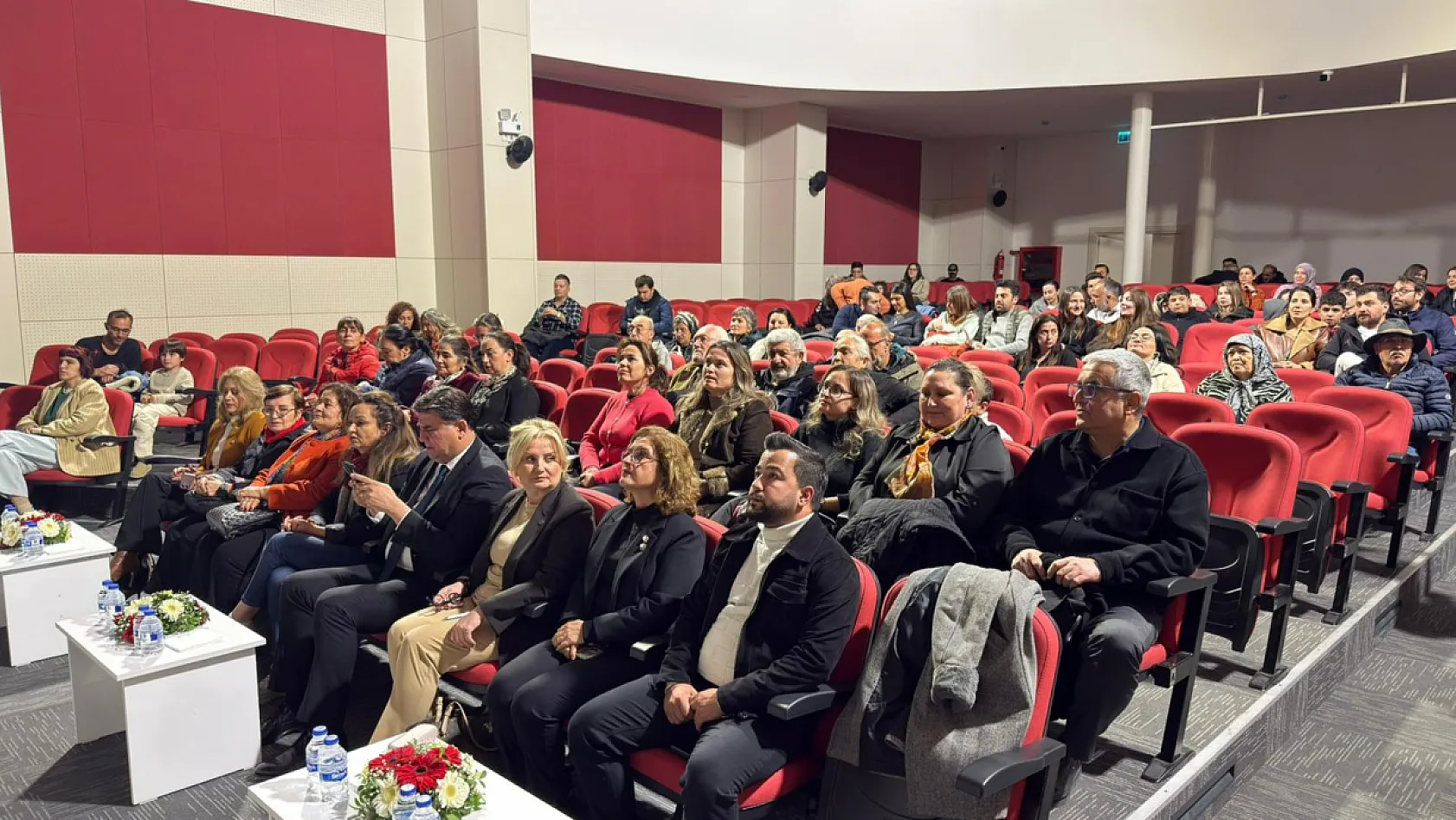Fethiye'de tarih sahneyle buluştu, Vecihi Hürkuş anlatıldı