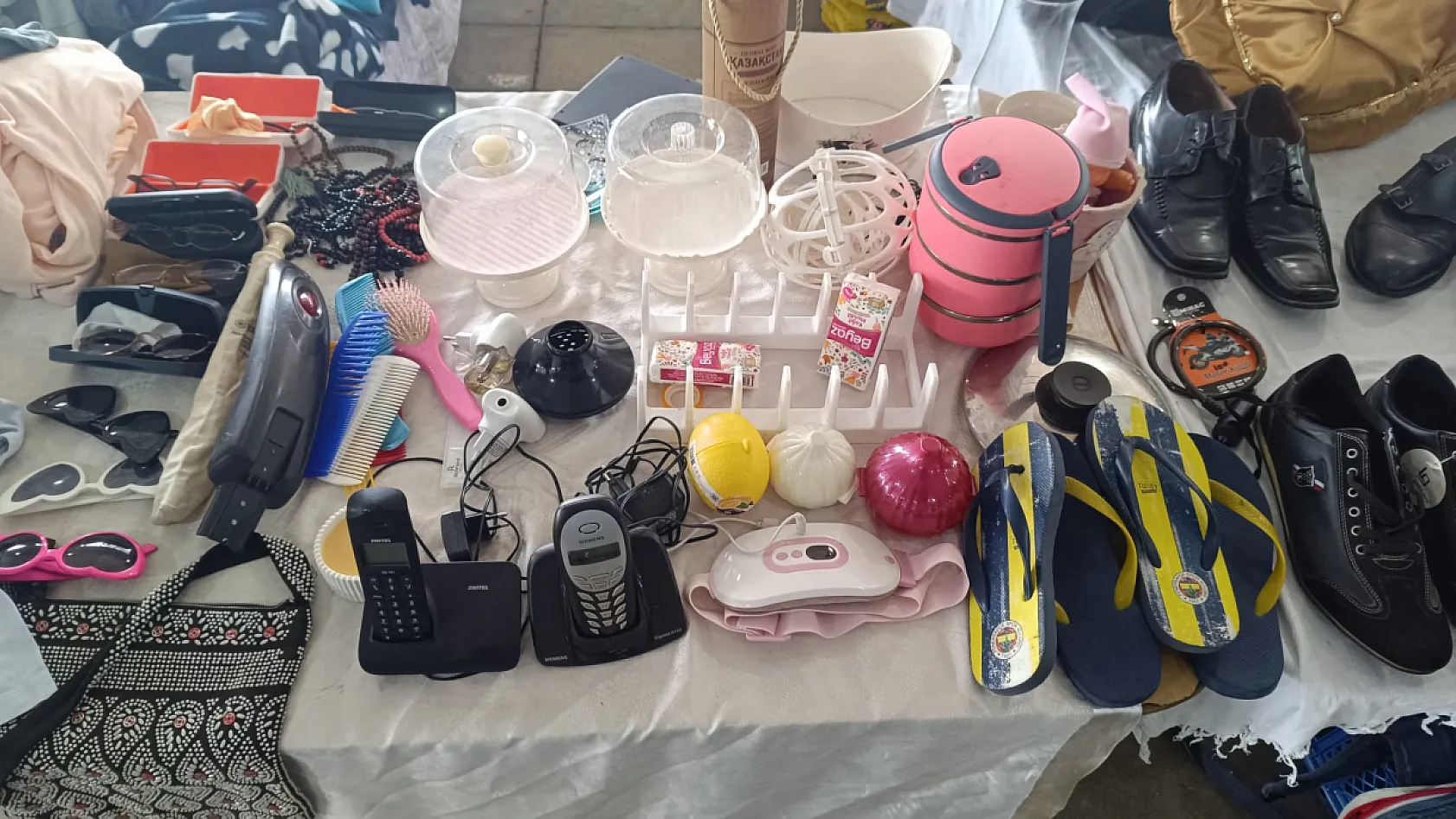 Fethiye'de Çalıca İkinci El Pazarı'nda uygun fiyatlı alışveriş imkanı