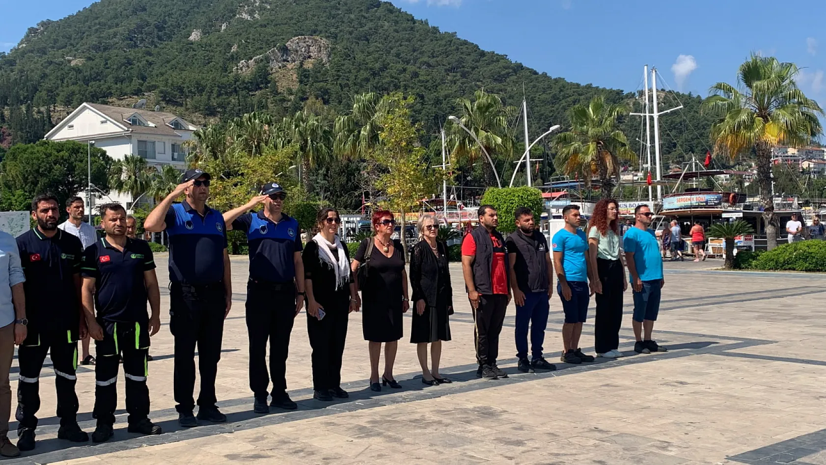 Fethiye'de Çevre Haftası etkinlikleri çelenk sunma töreniyle başladı