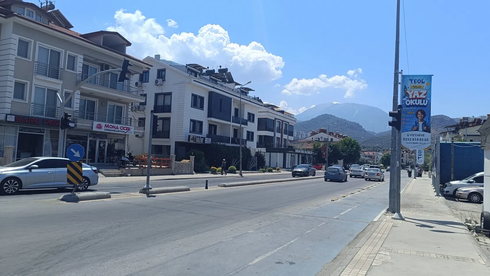 Fethiye'de Cumartesi Pazarı Kavşağı'nda trafik ışıkları arızalandı
