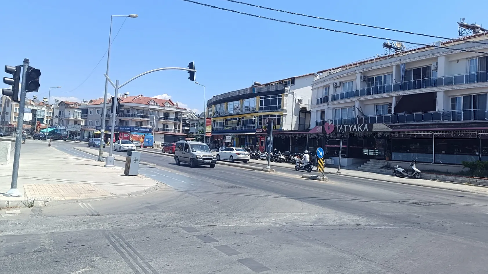 Fethiye'de Cumartesi Pazarı Kavşağı'nda trafik ışıkları arızalandı
