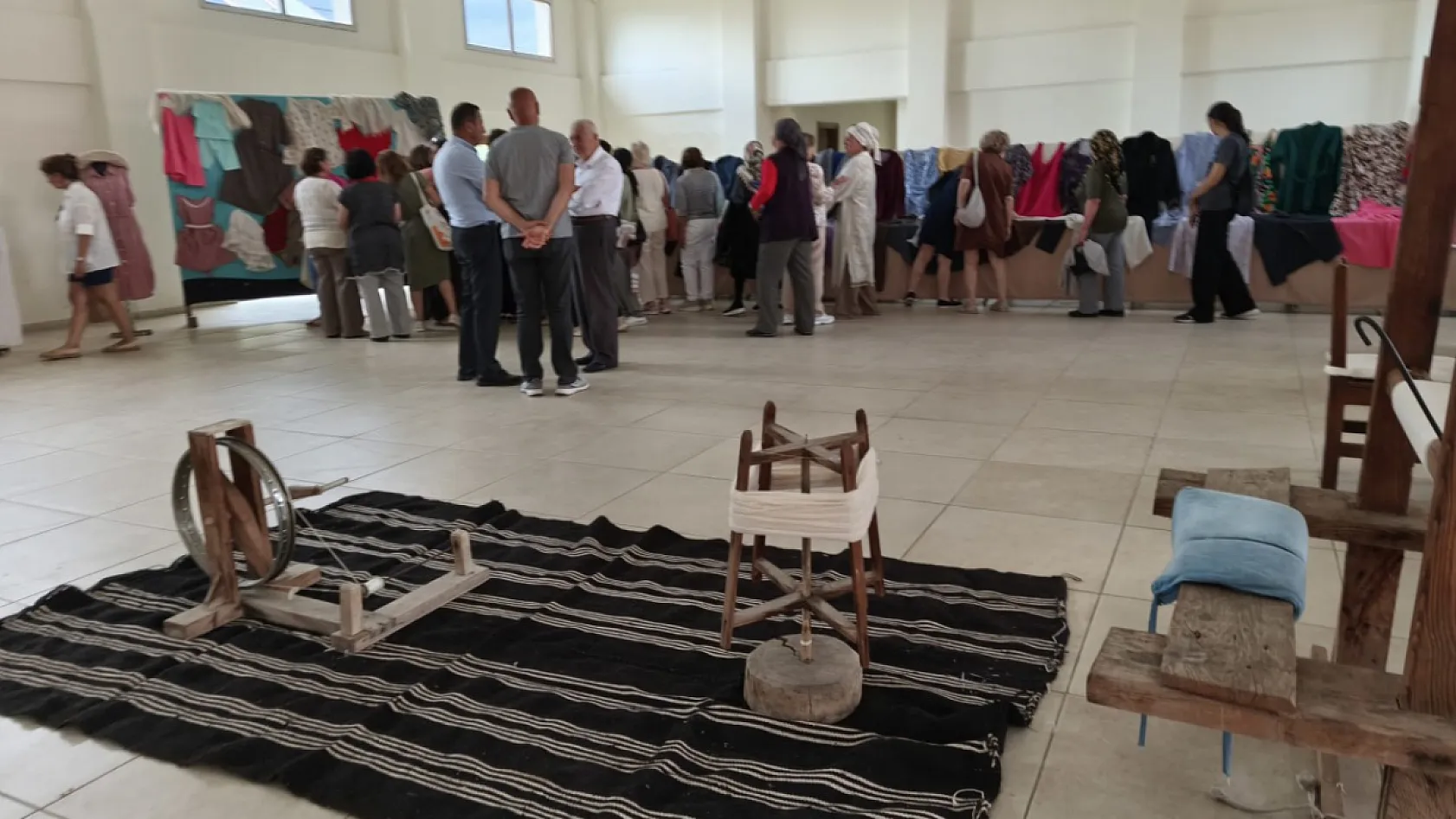 Fethiye'de dastar sergisi: Kadın emeği geleneksel dokumayı yaşatıyor