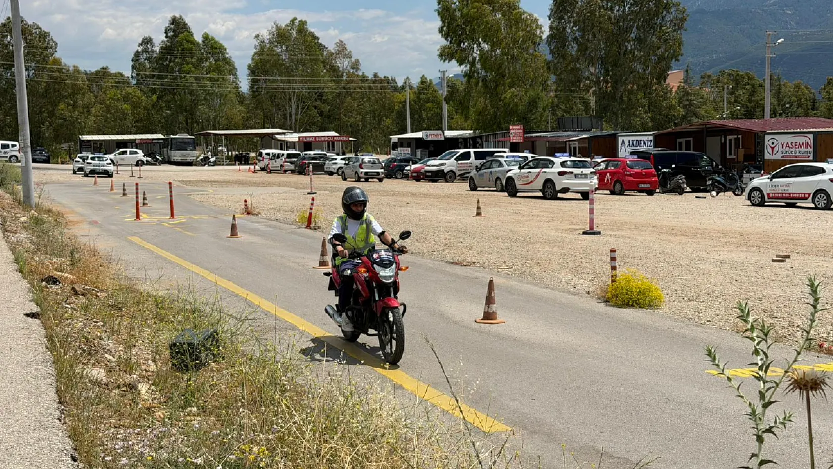 Fethiye'de direksiyon eğitim alanına yoğun ilgi