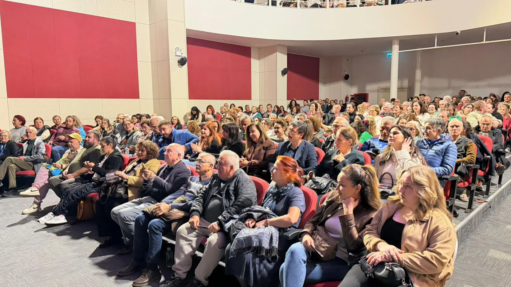 Fethiye'de Dünya Tiyatro Günü'ne özel etkinlik
