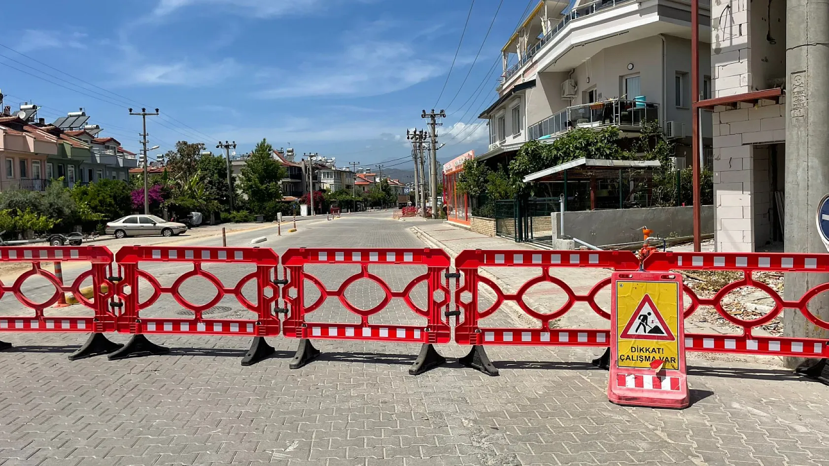 Fethiye'de Elektrik Altyapı Çalışması: Celal Bayar Caddesi Trafiğe Kapatıldı