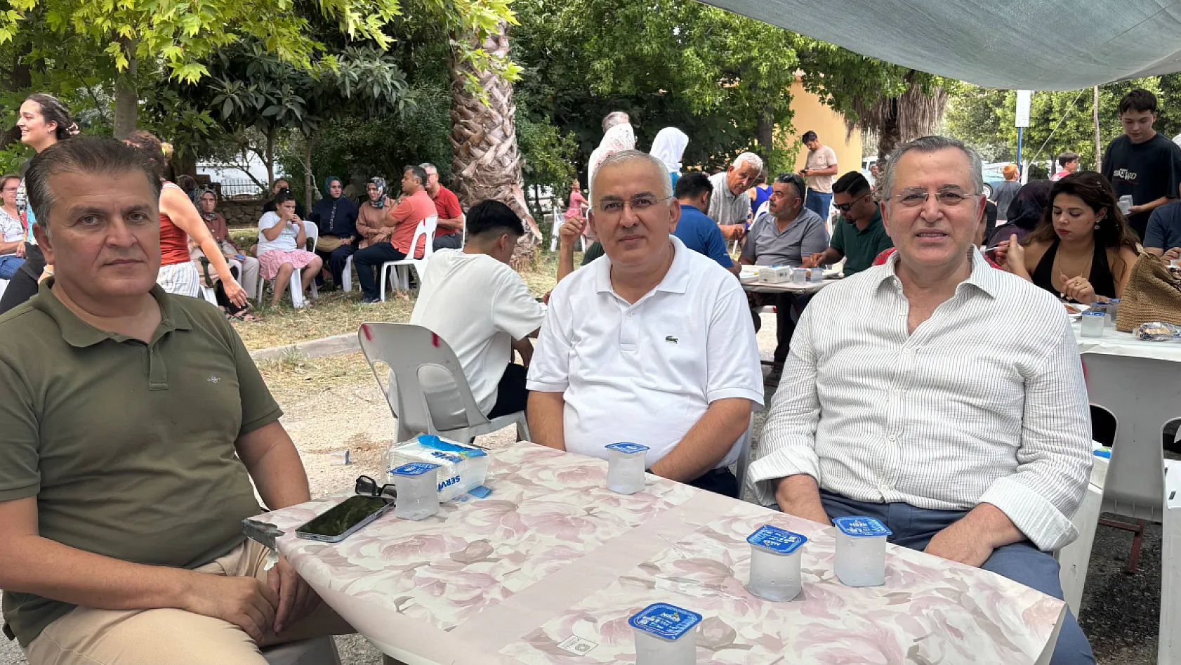 Fethiye'de Emine ve Buğra Çiftinin Düğün Yemeği Yoğun Katılımla Gerçekleşti