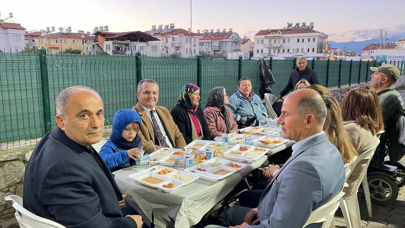 Fethiye'de engelliler için gönül sofrası kuruldu