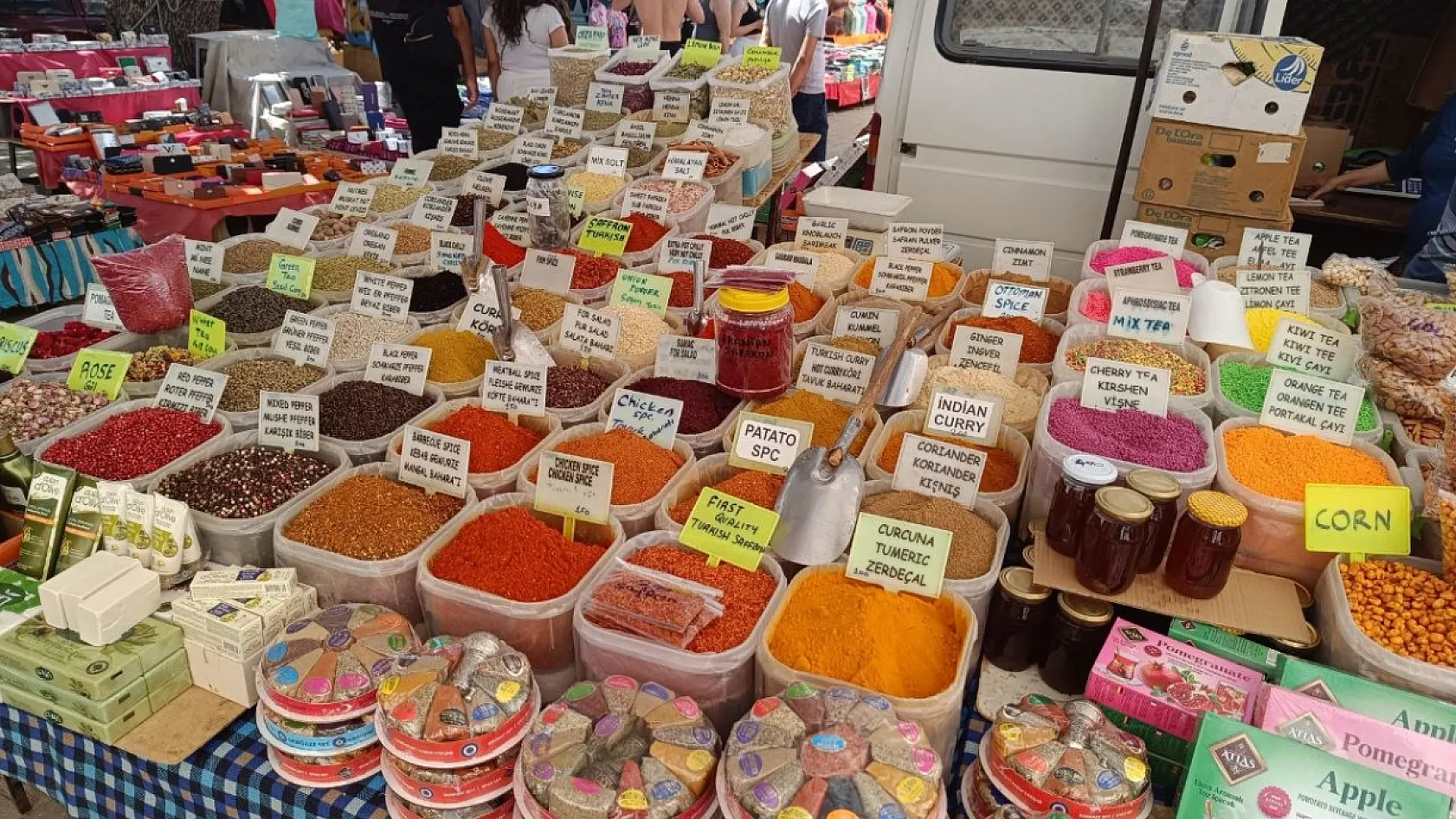 Fethiye'de esnaf sezonun canlanmasını bekliyor 'Bu yıl biraz zor'