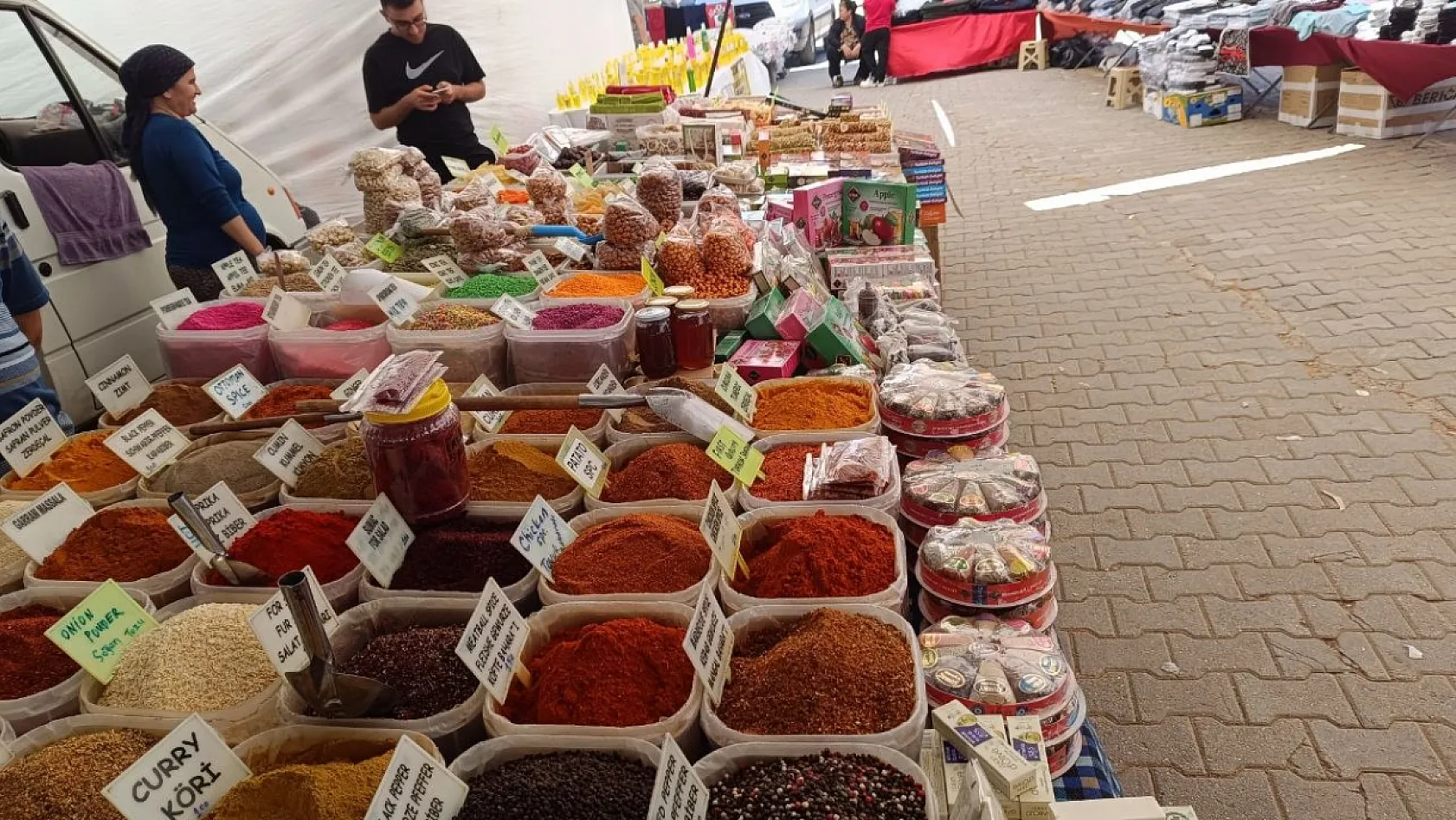 Fethiye'de esnaf sezonun canlanmasını bekliyor 'Bu yıl biraz zor'