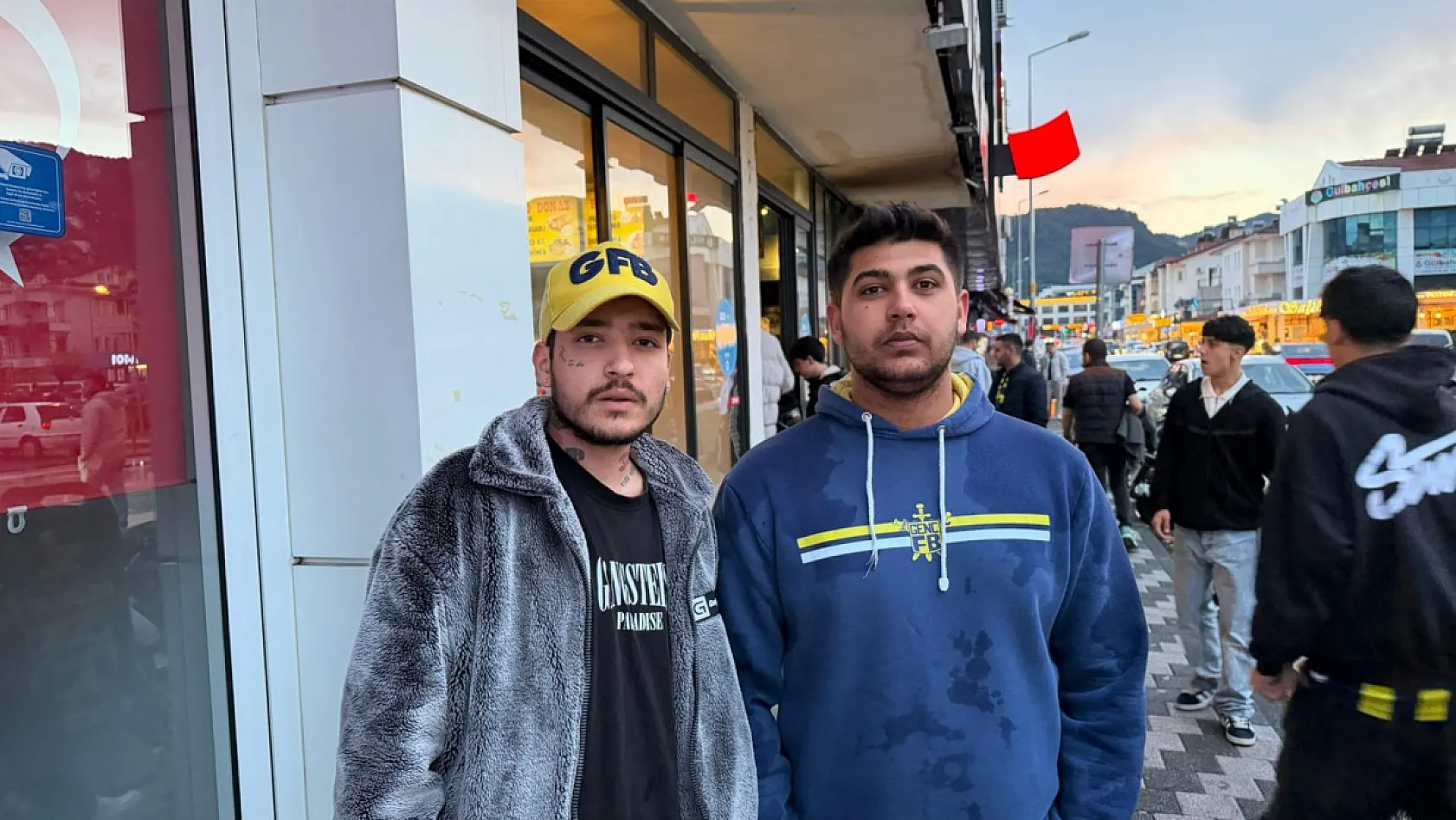 Fethiye'de Fenerbahçeli Taraftarlar Maça Kilitlendi