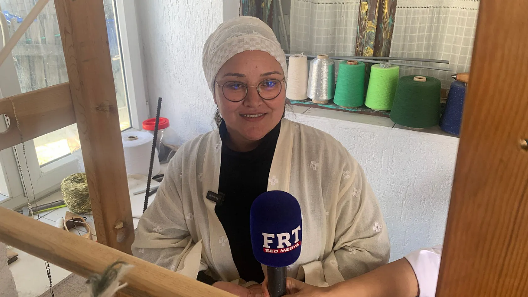 Fethiye'de festival renkleri: Dastar dokuma ve öğrenci stantları ilgi gördü