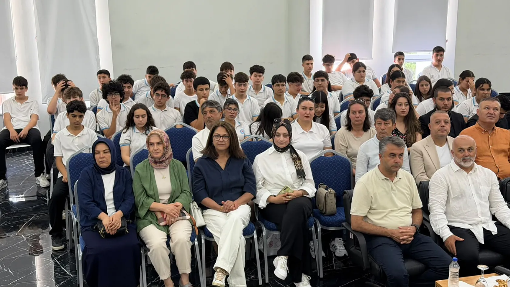Fethiye'de 'Geleceğe Sahip Çık' çağrısı: Bağımlılığa geçit yok