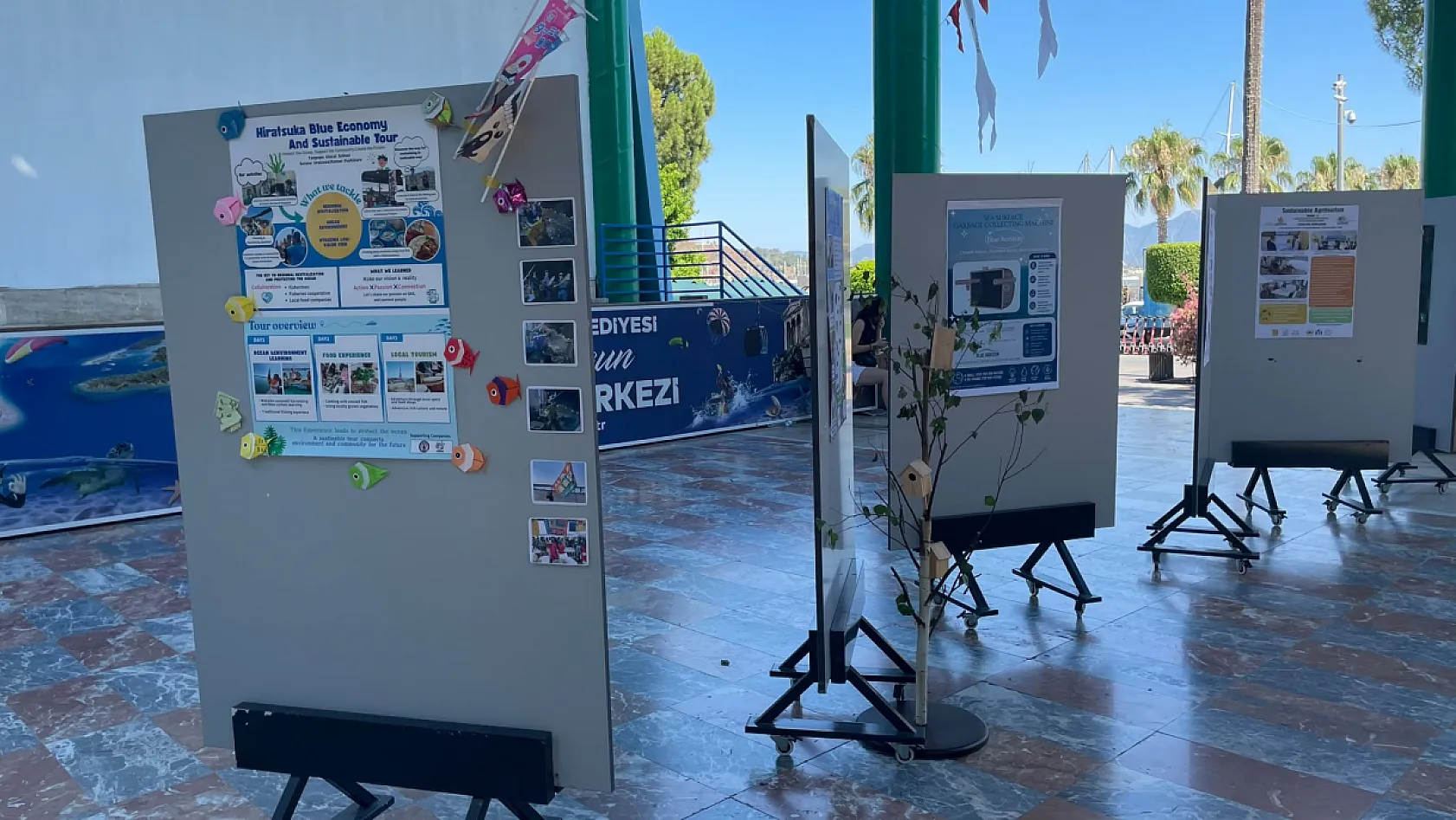 Fethiye'de genç çevrecilerden uluslararası poster sergisi