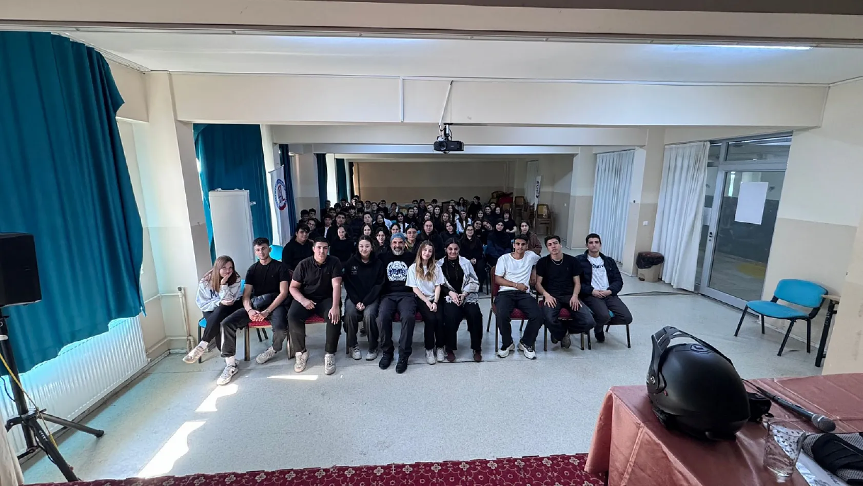Fethiye'de 'Gençlik 360 Eğitim Programı' ile 2 Bin 500 öğrenciye eğitim