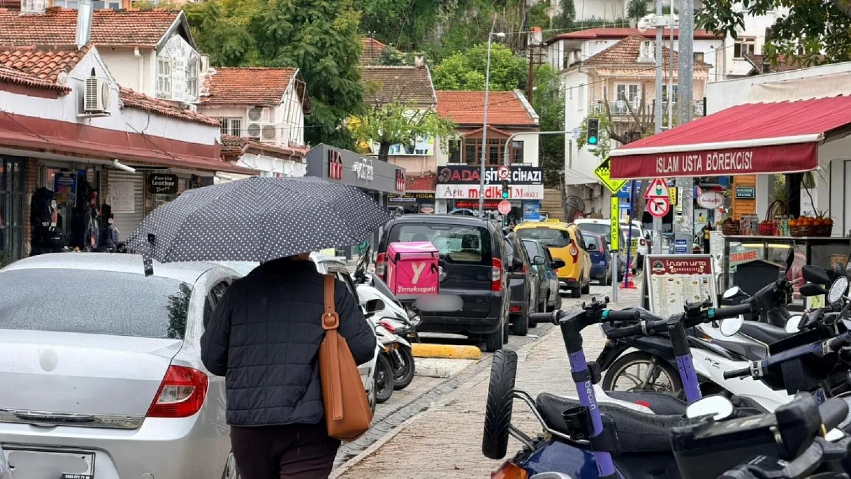 Fethiye'de hava ters köşe yaptı: Sıcaklıklar düşüyor, yağış sürüyor