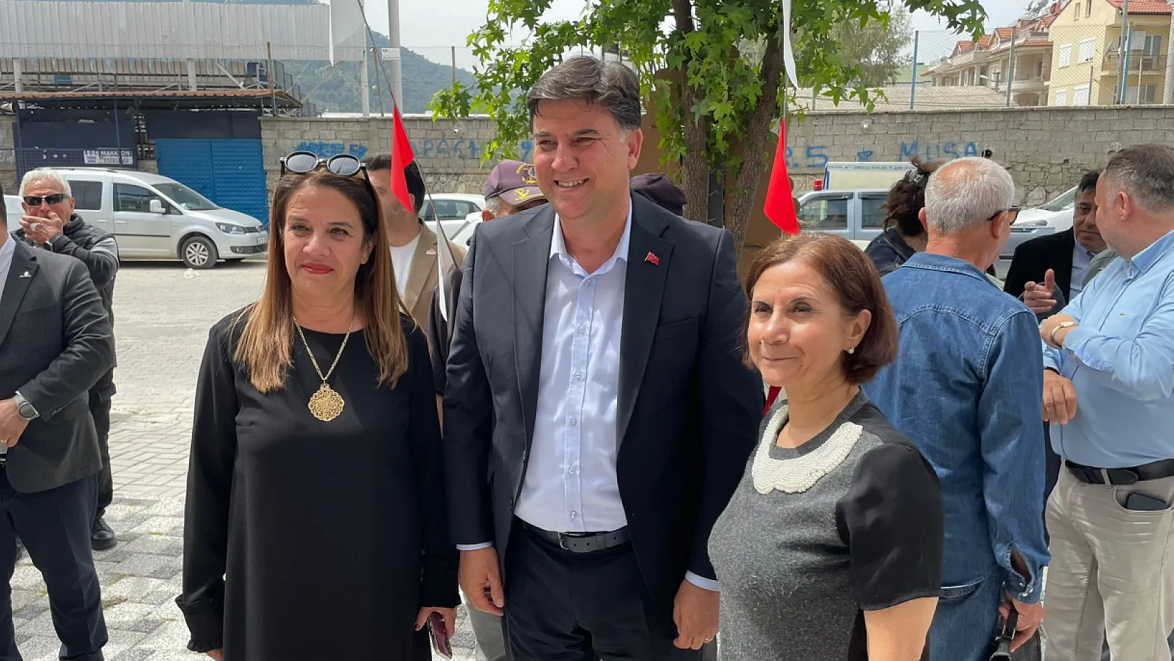 Fethiye'de iki genç kardeşten örnek girişim: Yeni 'Diş Kliniği' hizmete açıldı
