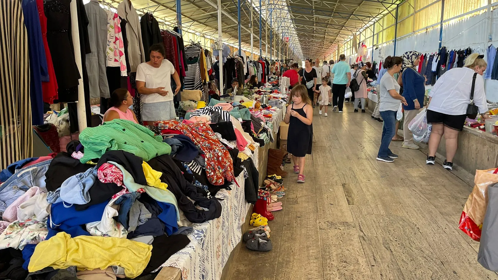 Fethiye'de ikinci el pazarı sosyal dayanışma, üretim ve geri dönüşümle büyüyor