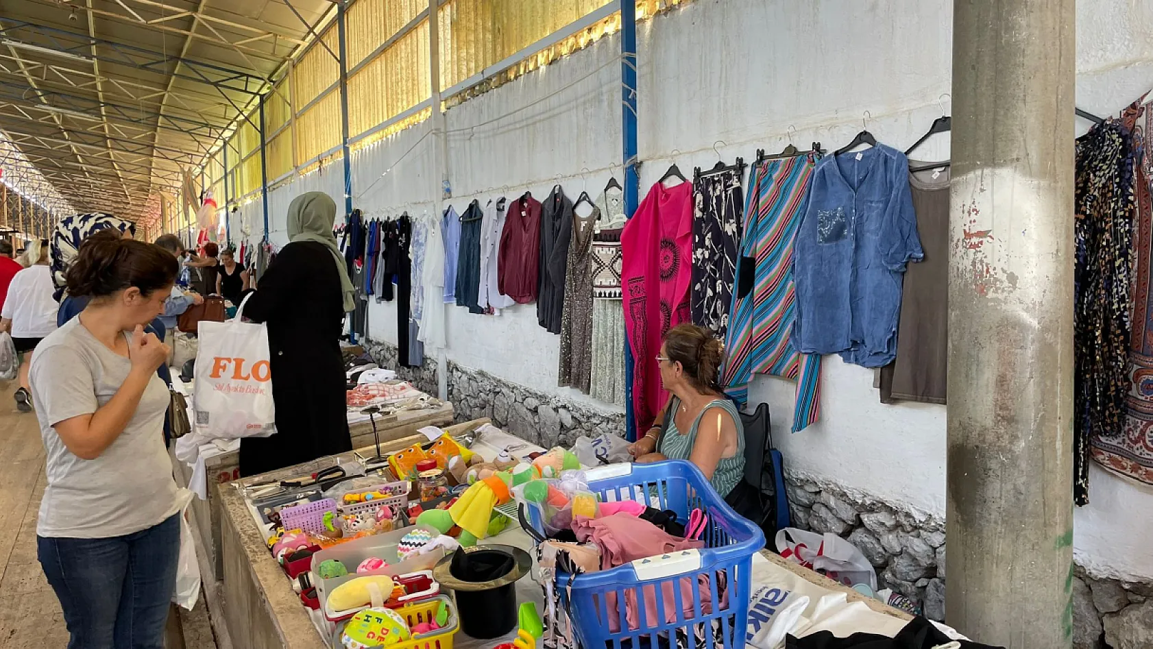 Fethiye'de ikinci el pazarı sosyal dayanışma, üretim ve geri dönüşümle büyüyor