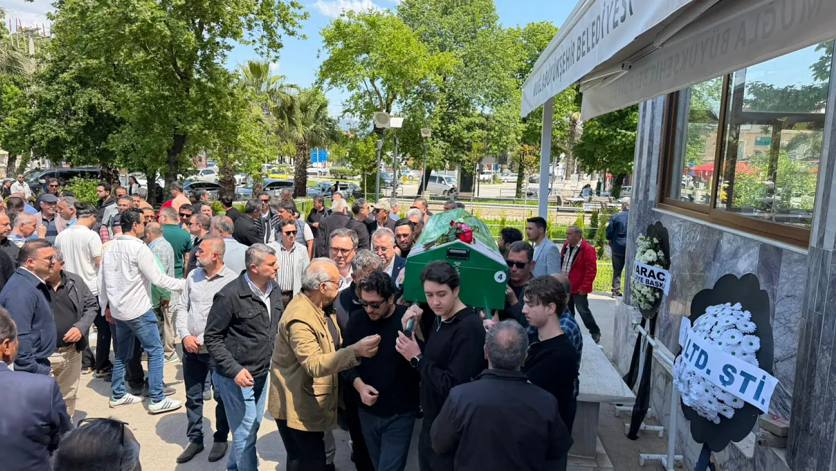 Fethiye'de İmar Müdürü Korhan Şaröz'ün Annesi Son Yolculuğuna Uğurlandı